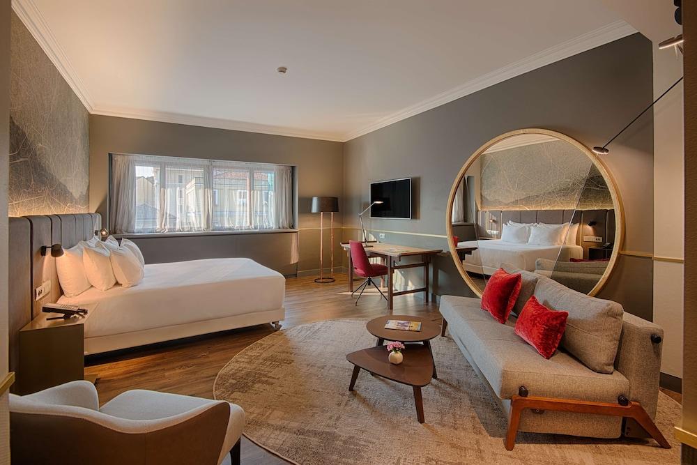 إن إتش كوليكشن ميلانو بورتا نووفا