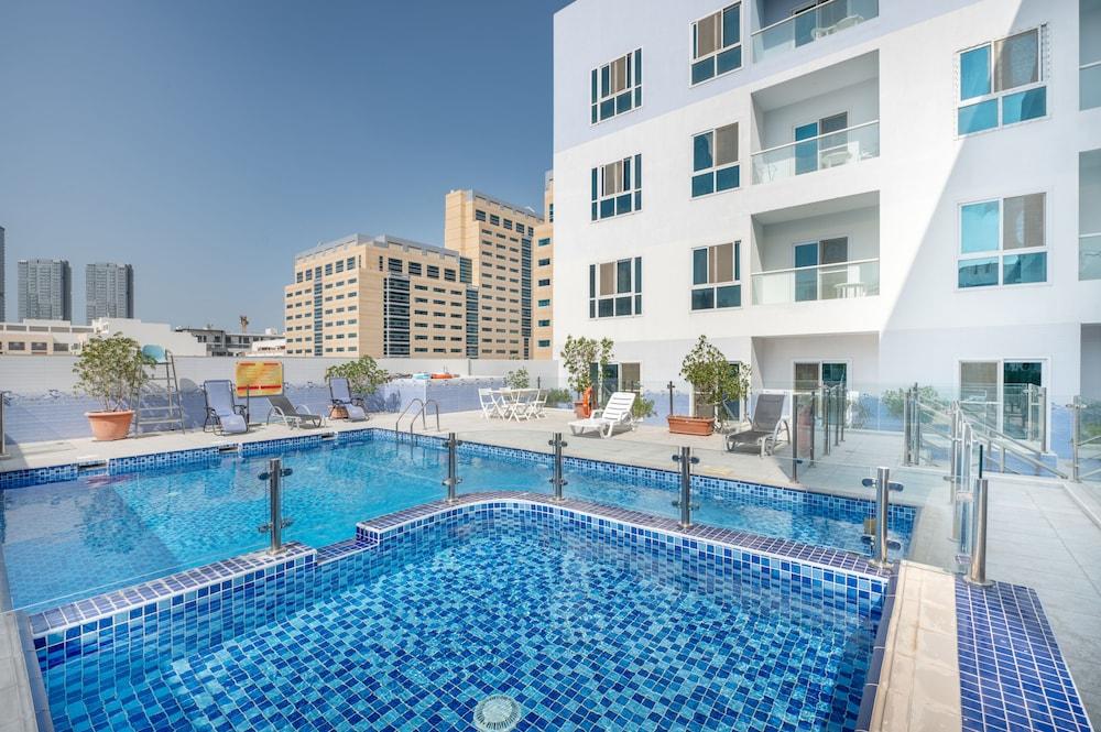 إم كيه ريزيدينس من شركة Be Our Guest زحليقة مائية