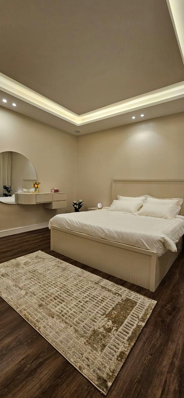 Elegant Apartment with Self Check-in | 4559 Bedroom