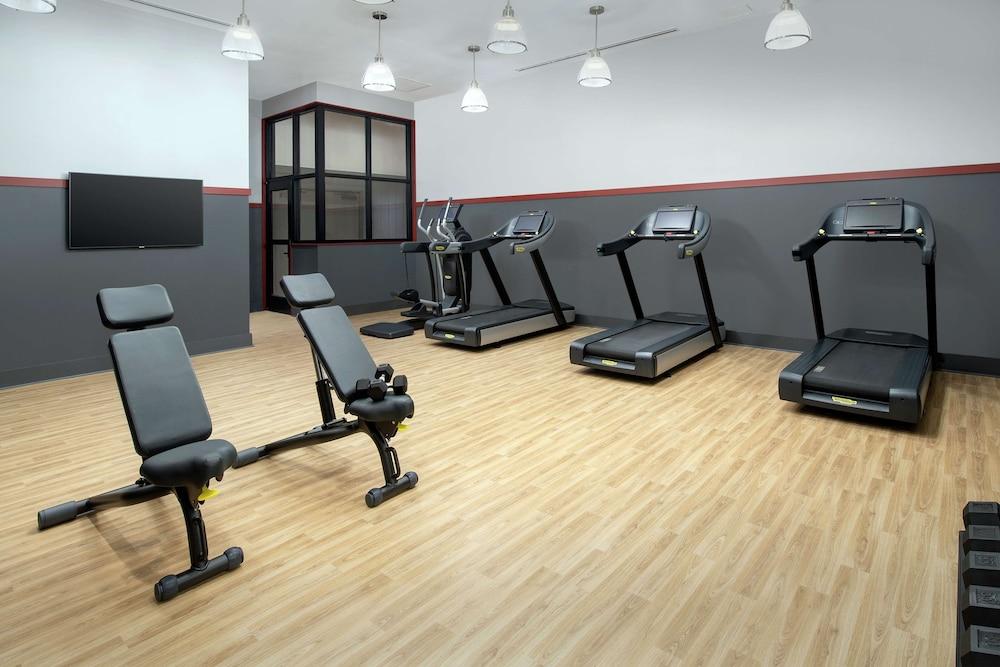 كانوبي باي هيلتون إيثاكا داون تاون مرفق اللياقة البدنية