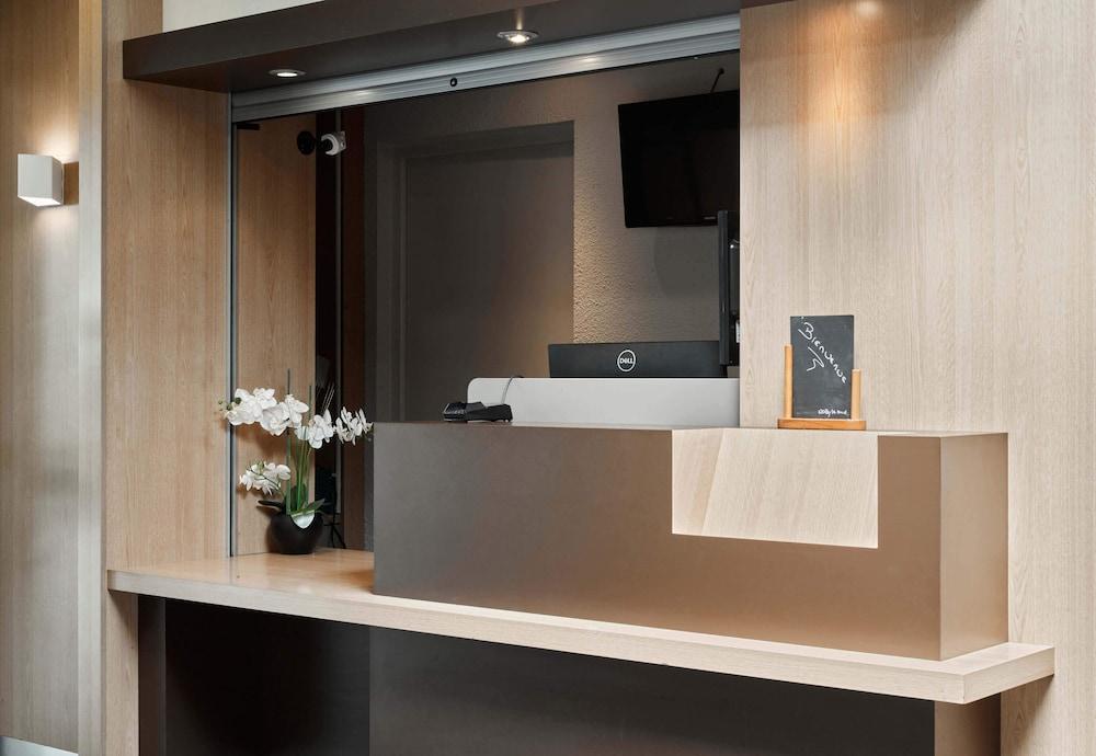 بي آند بي هوتل نوازي لو جراند منطقة الاستقبال