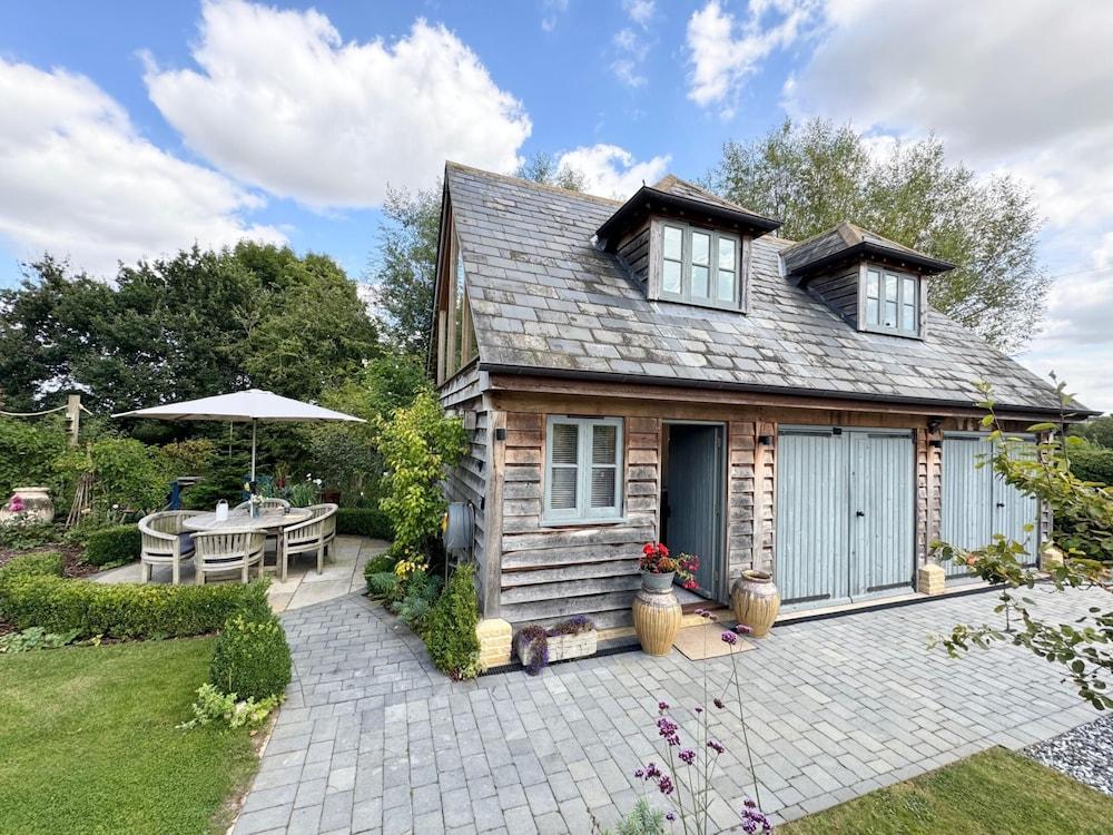 أوك بارن إن ذا كوتسوولدس نير مورتون إن مارش المنطقة الخارجية