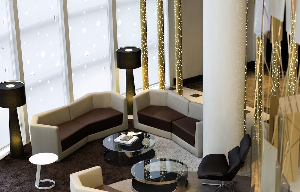 Pullman Paris La Défense Lobby