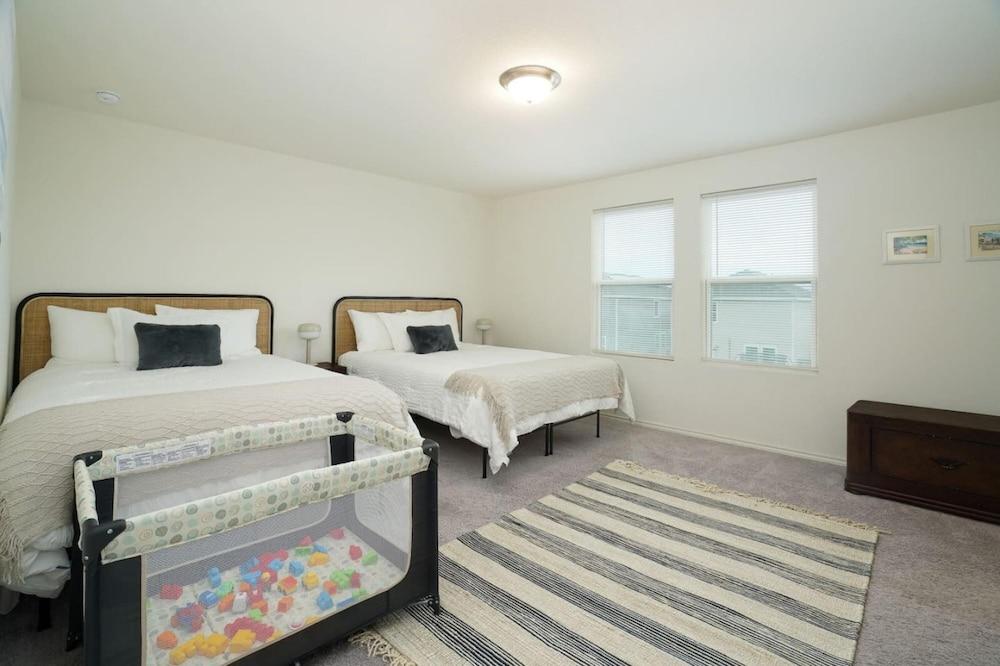 رير فيند سليبس 13 فاميلي فن غرفة