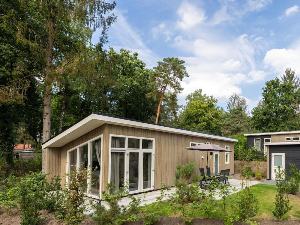 Comfortable Chalet With Combination Microwave Near the Veluwe Exterior