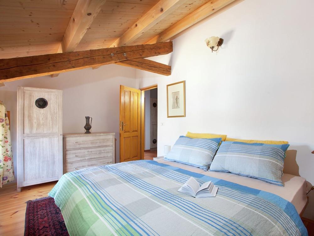 Luxurious Holiday Home in Barban With Private Pool Room