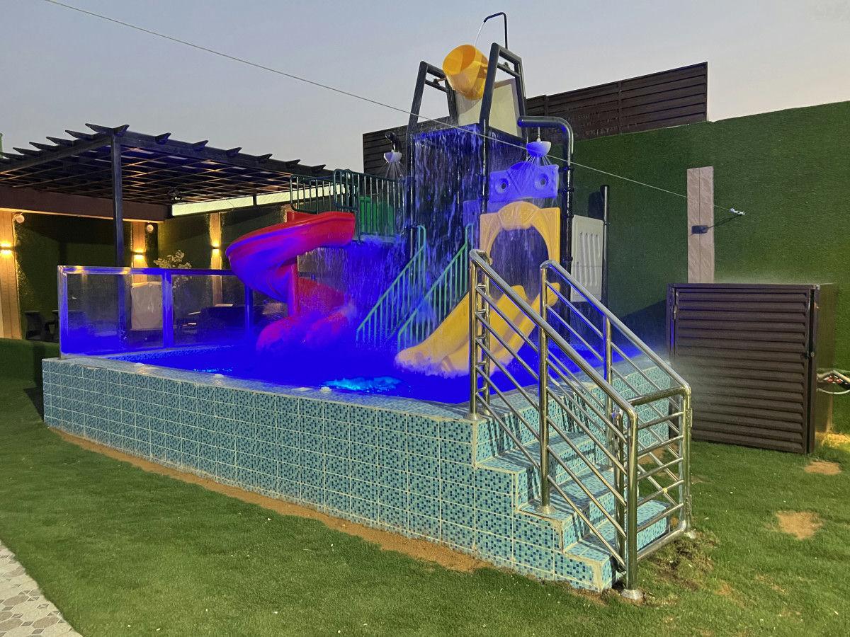 شاليه بتصميم جذاب وألعاب مائية | 4606