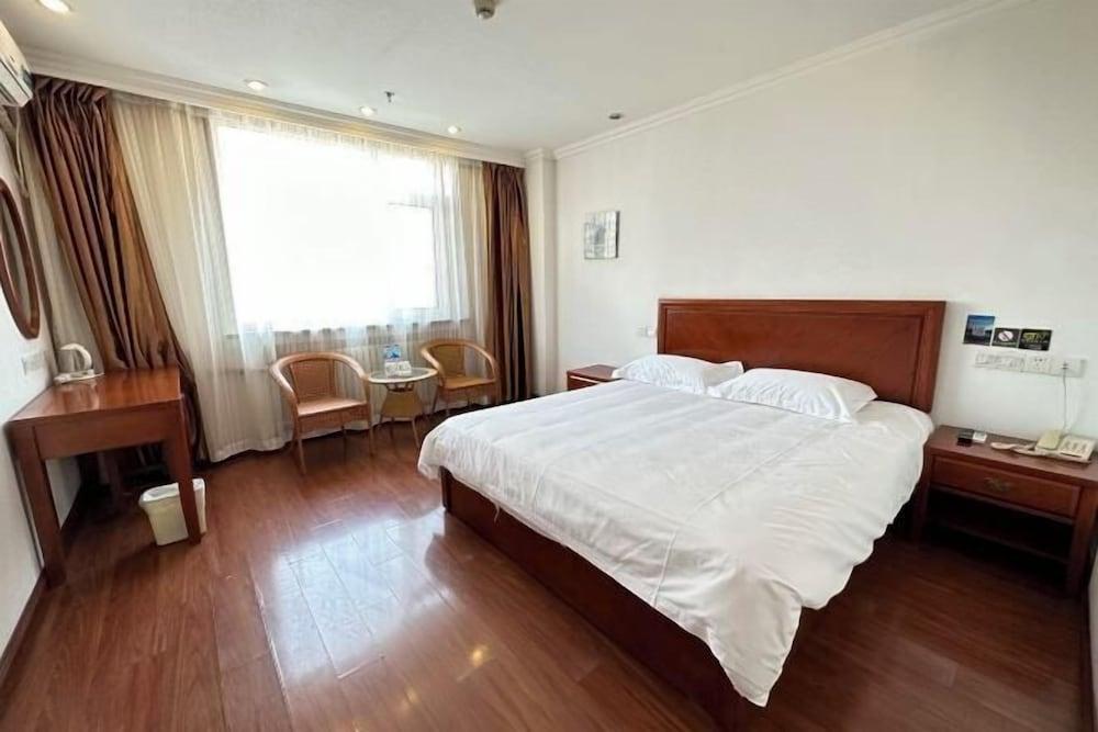 Runyang Jiayue Hotel (Dalian Jinzhou Railway Station)