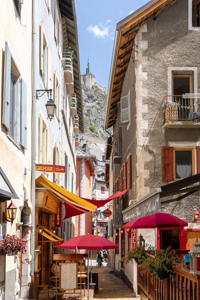 SOWELL HÔTELS Le Parc & SPA Exterior