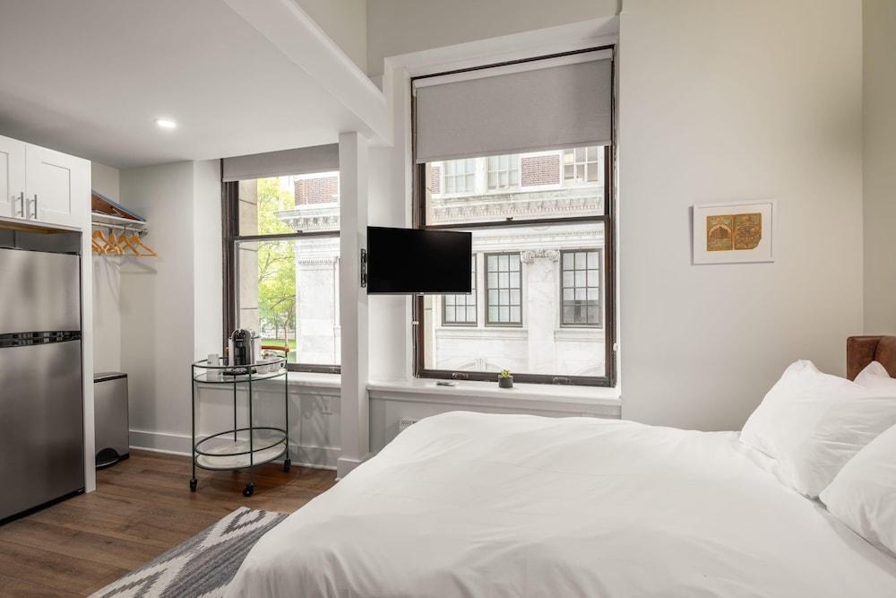 Sosuite Micro Studio w Shared W D Gym Lounge Room