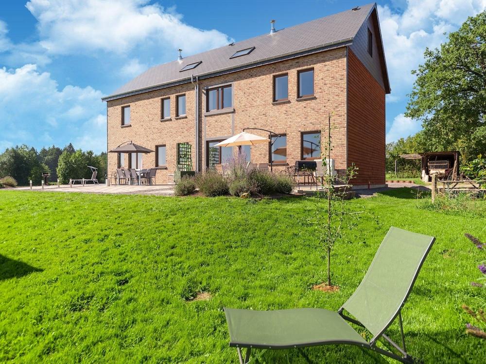 Spacious Getaway Near Spa F1 Featured Image