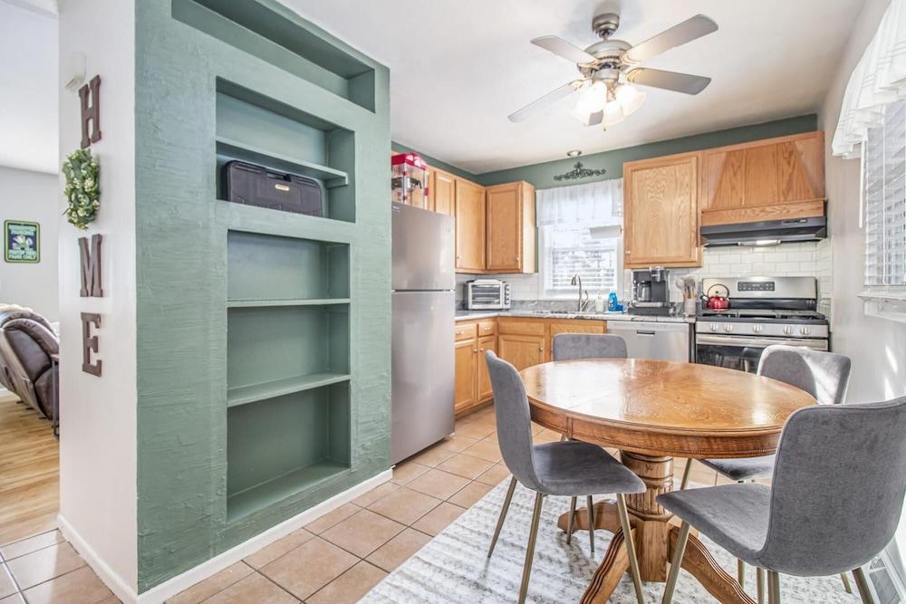 ذا أيريش ريتريت 4 - بد رومز 2-مايلز فروم كامبوس فوسبول ب بي ي ي غرفة