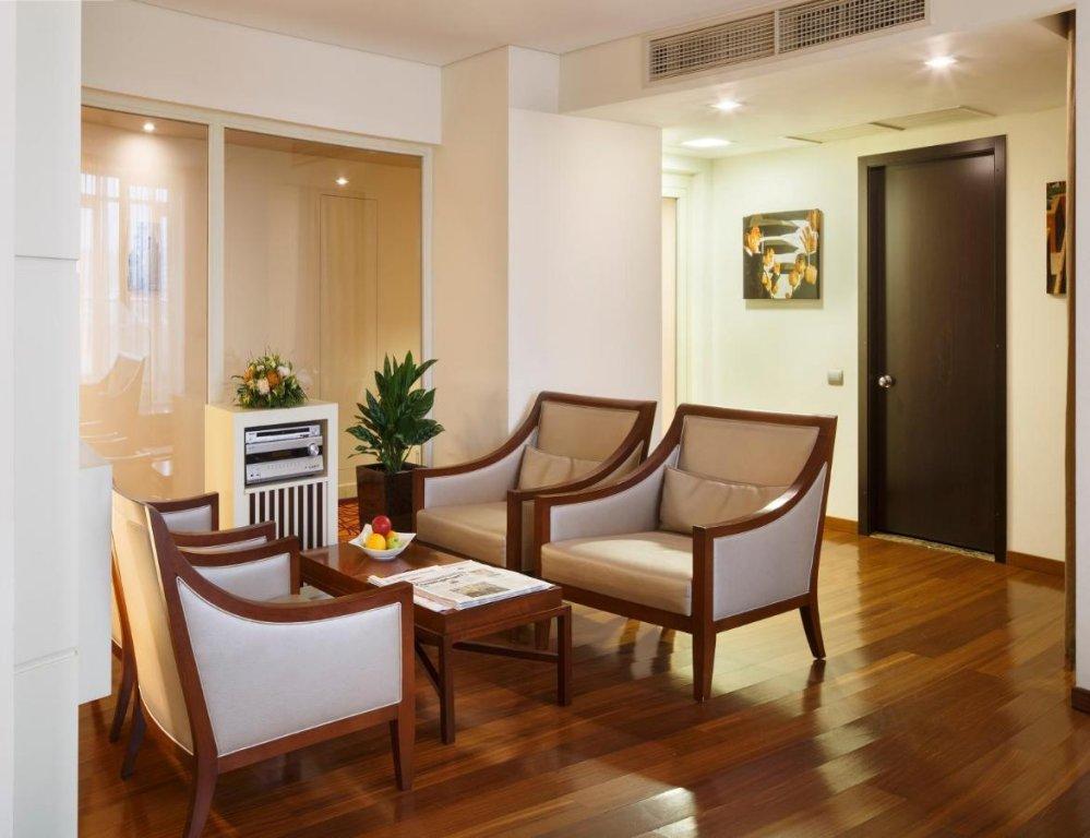 فندق أكوامارين (فندق كراون بلازا سابقاً) أخرى