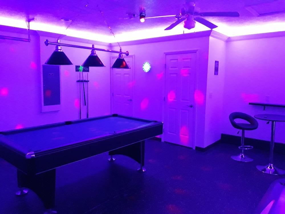 كيفيلا ذا ديزني ريتريت 5 بد رد بول هوم داخلي