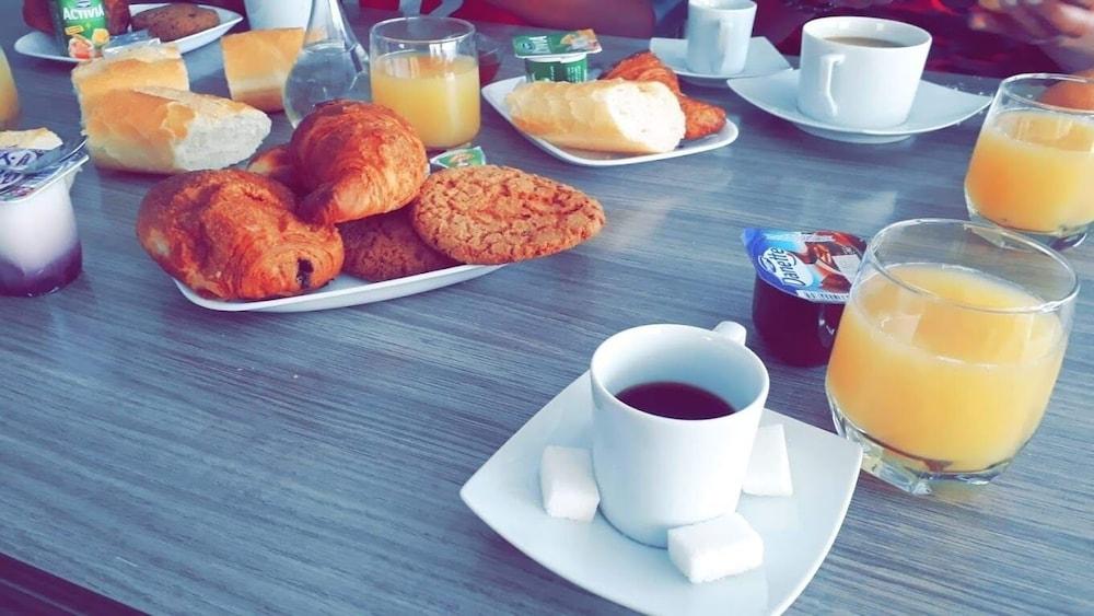 فندق وأكواخ كوستا ميموزا بوفيه إفطار