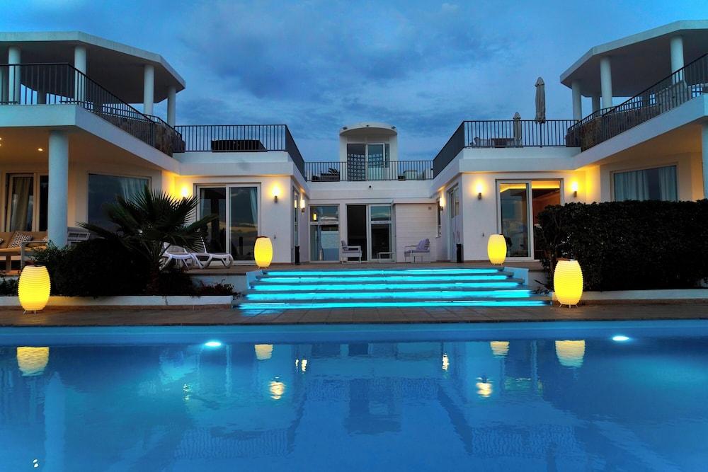 بي آند بي فيلا بوتيك تينيريفي المنطقة الخارجية