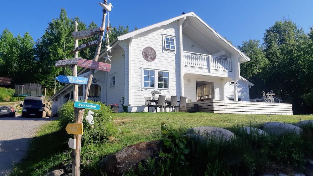 Stunning Sleeps 9 Lakeview Loghome, Spa & Yoga