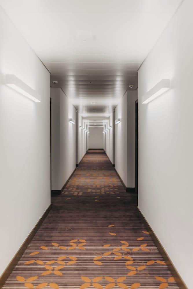 IIP Apartments - Self Check In Interior