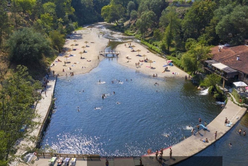 كوجا فلوريز، بيوتيفول ريفر بيتشيز آند ماونتنز