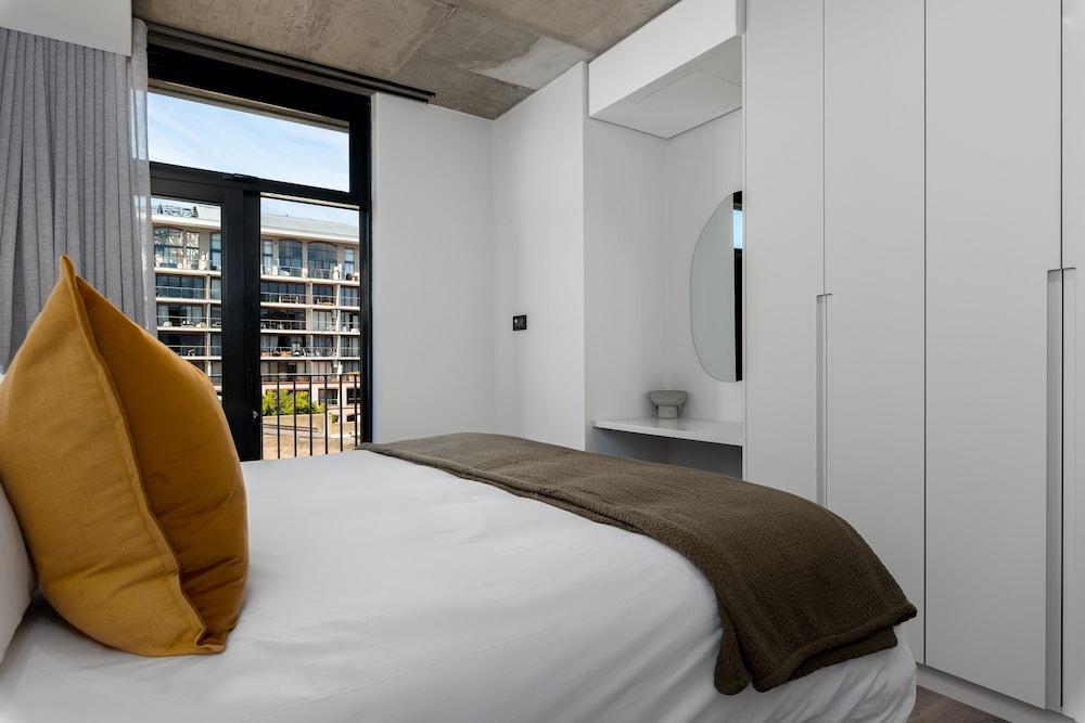 The Signature 307 Room