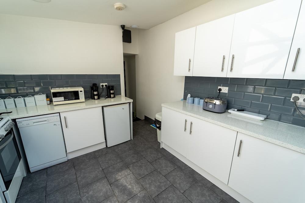 ستوديو كلوس تو يونيفيرسيتي أوف بيرمينغهام مطبخ خاص