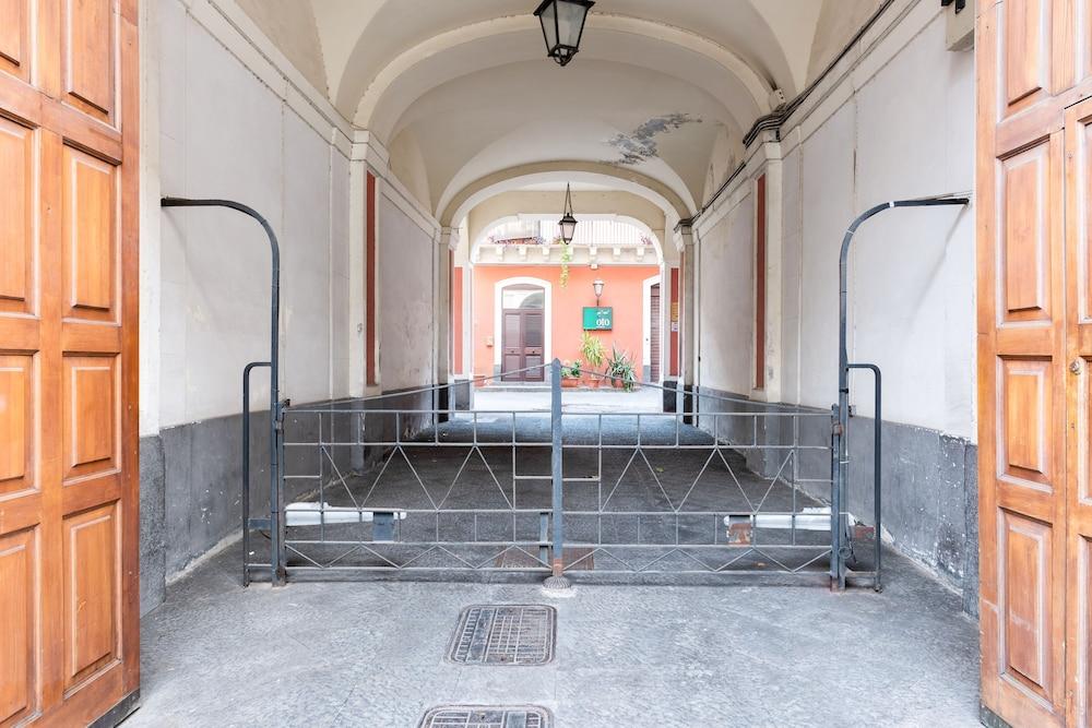 فيا إيتنيا كوزي أبارتمنت ويذ بالكوني المنطقة الخارجية