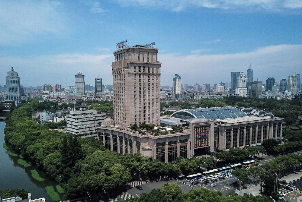 Wyndham Grand Plaza Royale Ningbo