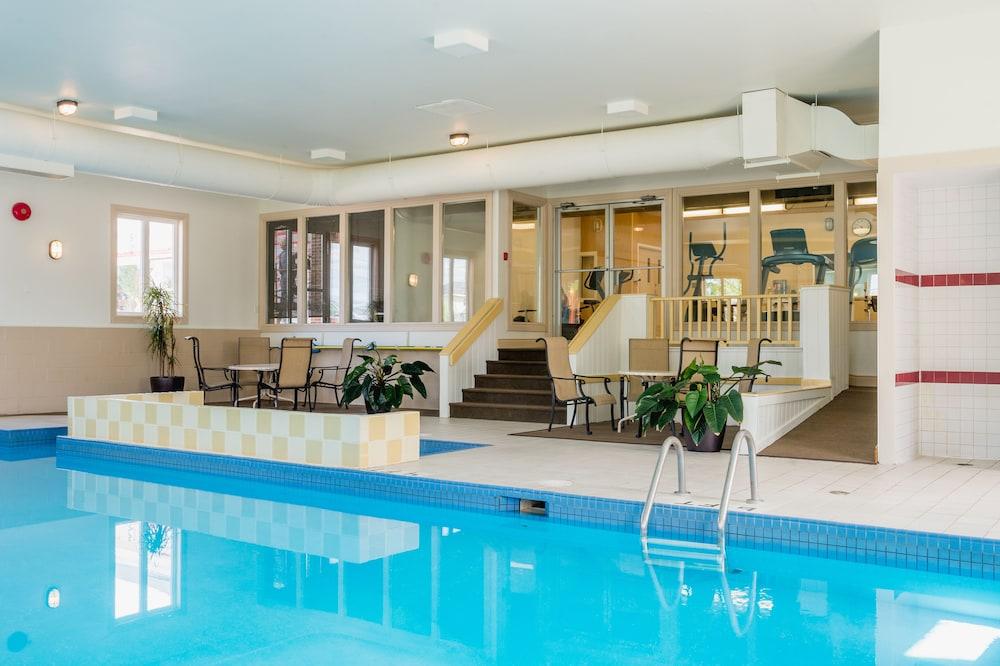 ماريتايم إن بورت هوكسبيري حمام سباحة مغطى