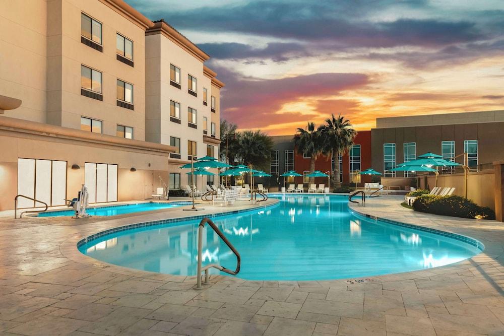DoubleTree by Hilton Phoenix - Gilbert Waterslide