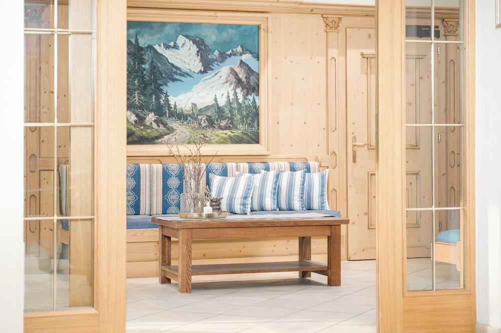 ألبينهوتل تيرولرهوف منطقة الجلوس في الردهة