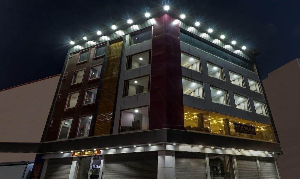 هوتل بيكالال