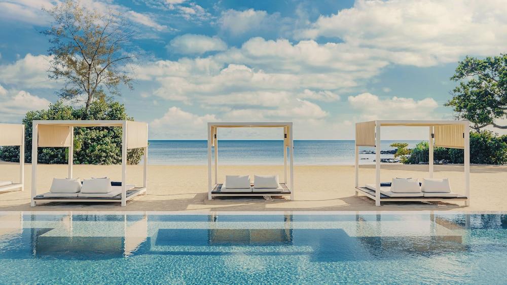 ذا سيريا ديسارو كوست (ٔبيريتد باي ماندارين أوريانتال) حمام سباحة مكشوف