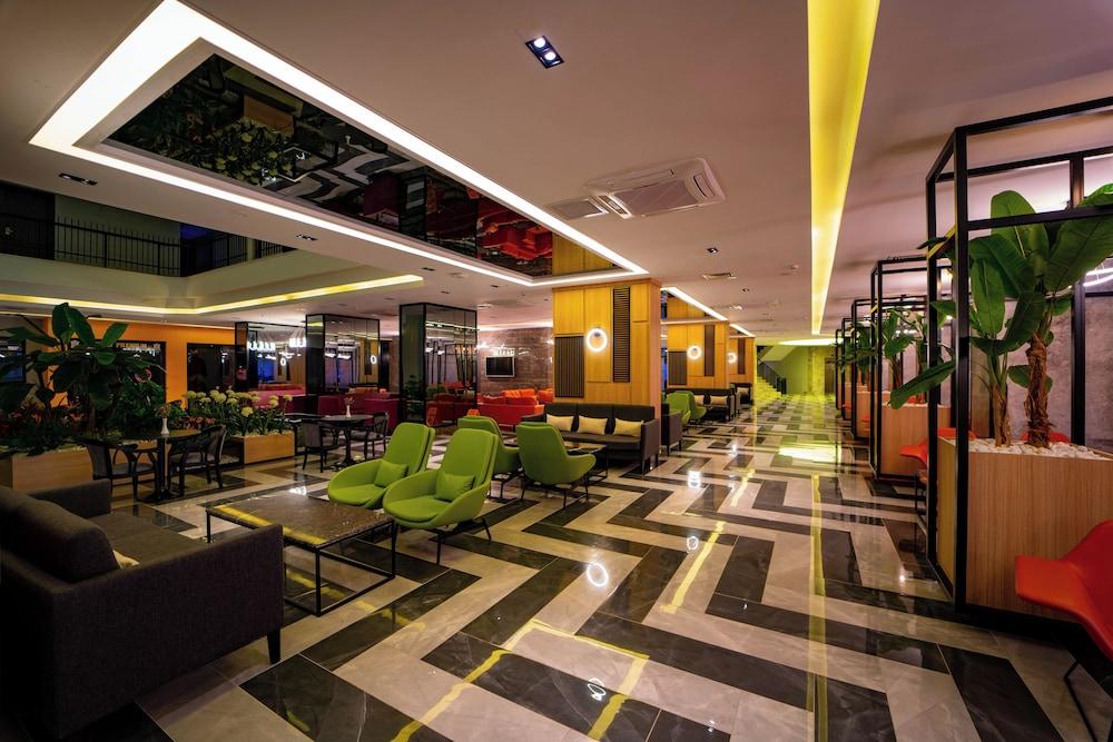 نوكسين ديلاكس هوتل - شامامل جميع الخدمات منطقة الجلوس في الردهة