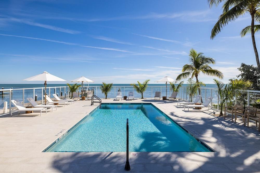 Pines & Palms Resort