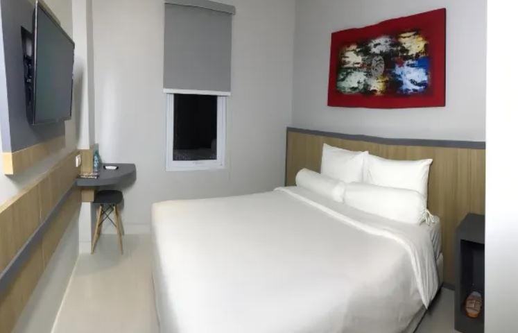 Front One Hotel Gresik Others