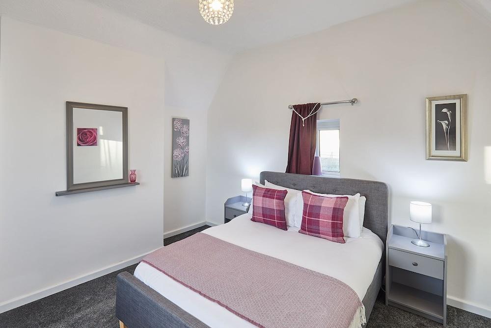 Host Stay The Railway Cottage