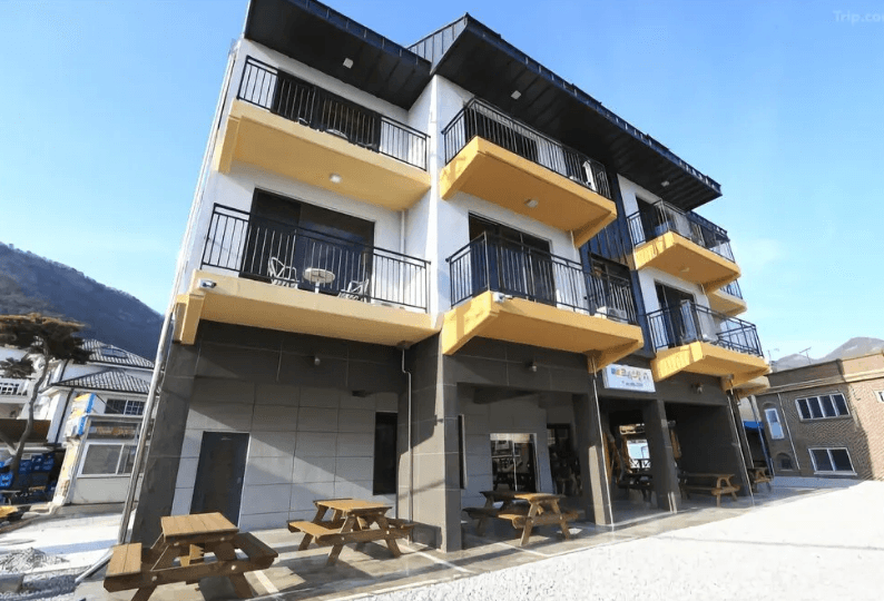 Buan Mohyang Crystal Pension