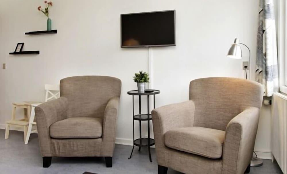 بيتشفرونت ريتريت إ ي ي2 بدرومز، سي فيو داخلي