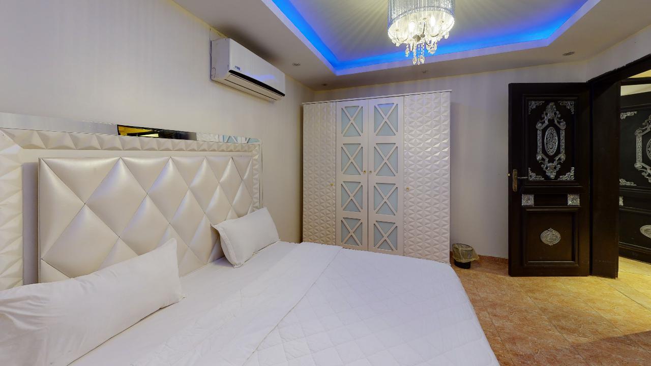 Attractive Chalet with Pool | 530 Room