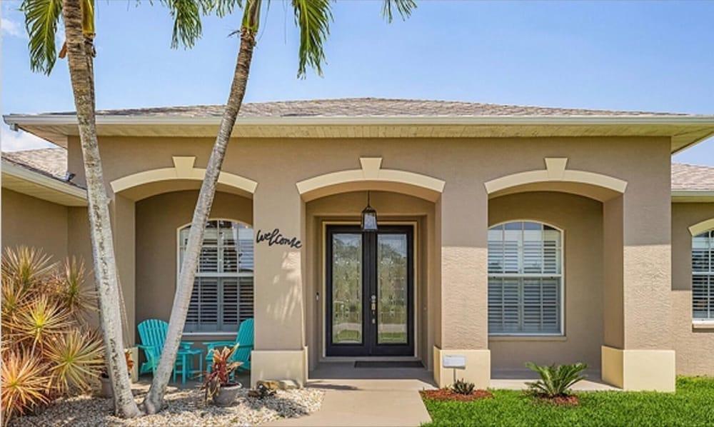 فاميلي فريندلي - برايفت بول - سليبس 10 المنطقة الخارجية