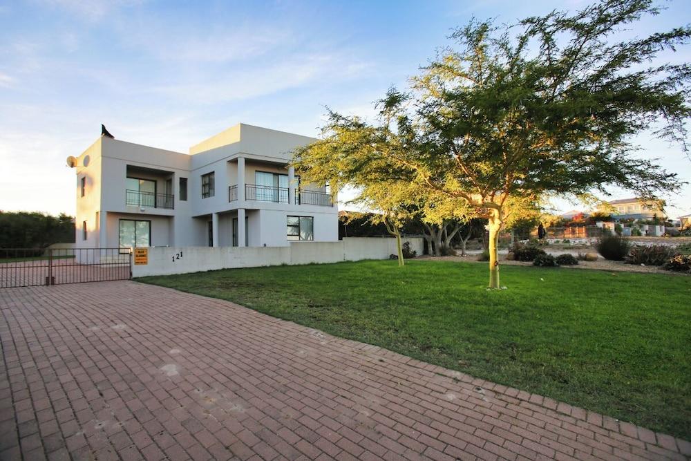 كيانز بليس، لانجيبان 8 سليبر المنطقة الخارجية