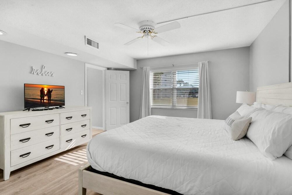 إل ماتادور- بيتش سايد هايفن 210