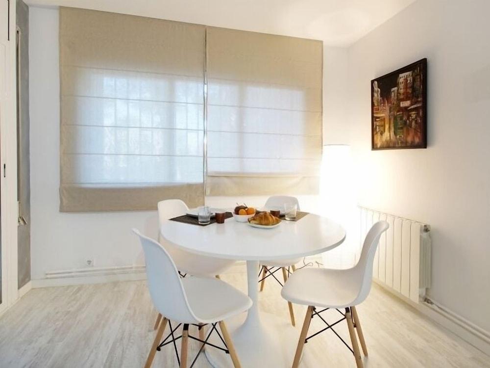 Amity Be my Guest Castelldefels Interior