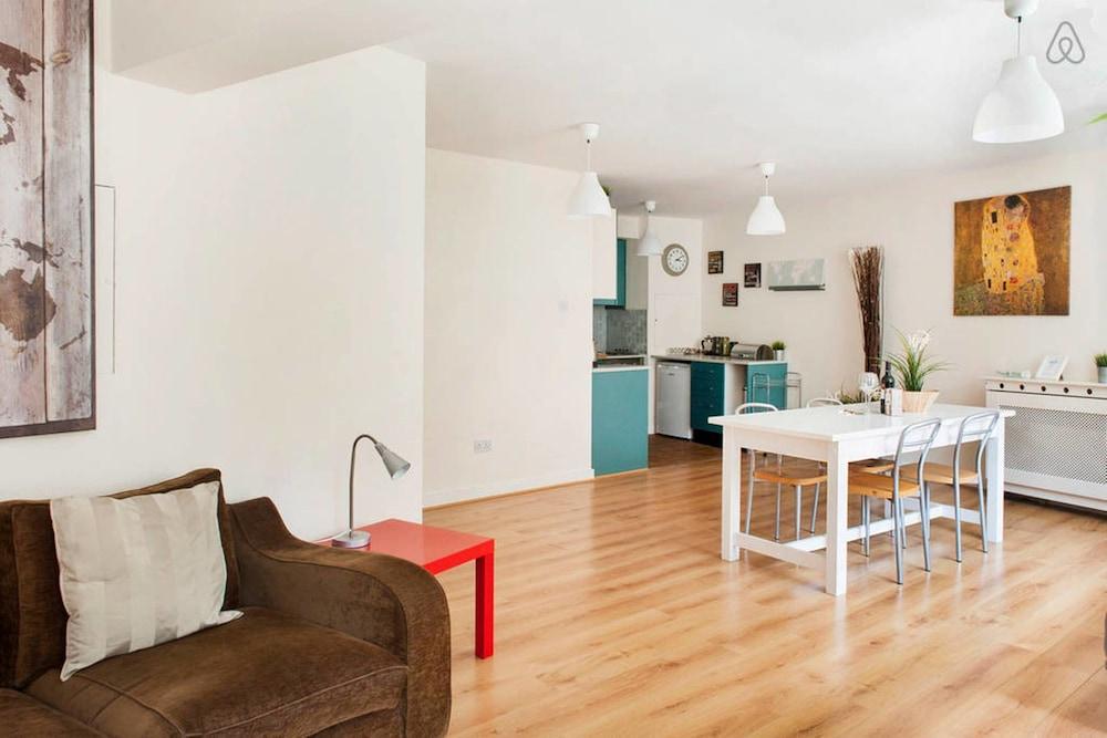 مترو ستايز - تمبل بار 11 منطقة المعيشة