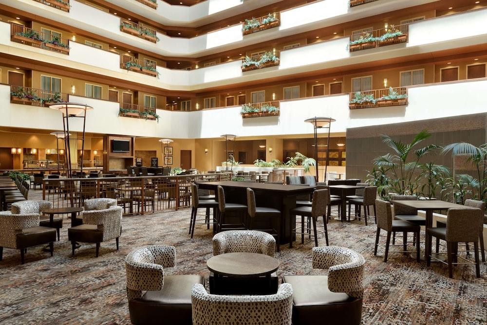 Embassy Suites by Hilton E Peoria Riverfront Conf Center Lobby