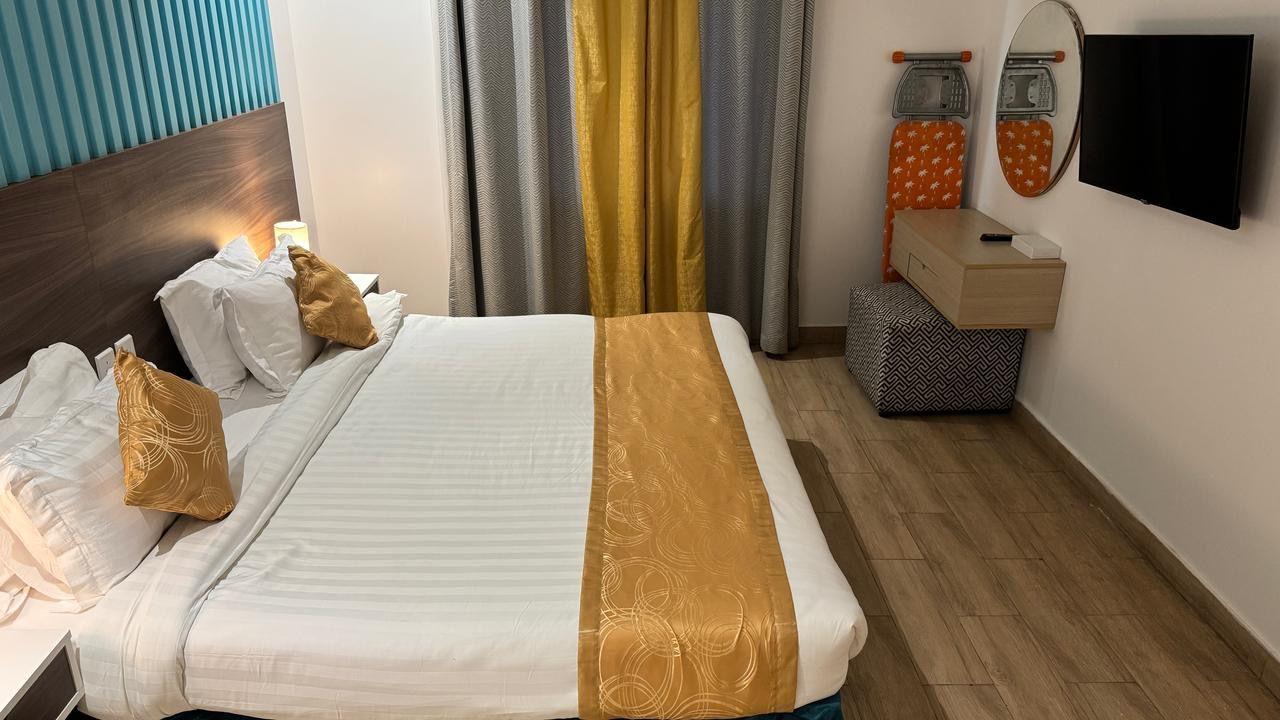 Elegant Chalet with Comfortable and Simple Furniture | 5675 Bedroom