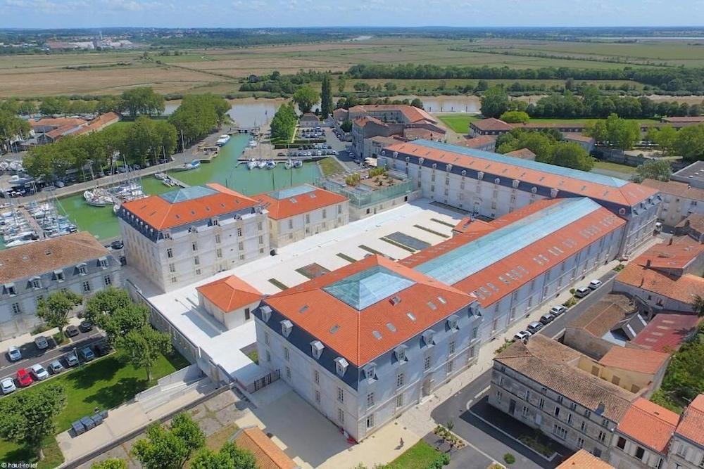 Résidence de l'Arsenal Royal Exterior