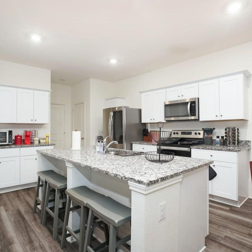 رير فيند سليبس 13 فاميلي فن غرفة