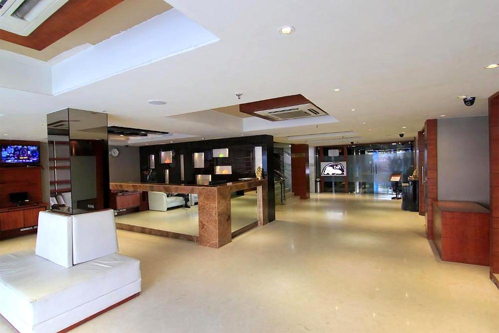 Hotel O2 Oxygen Reception