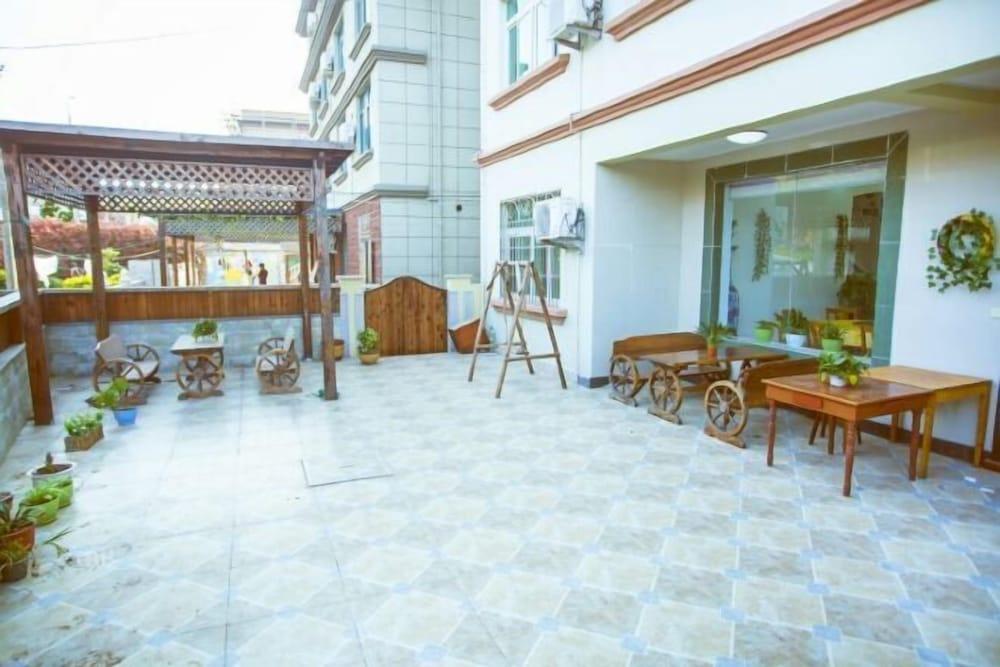 JIHUHENGXIANGBINGUAN Interior